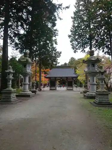 冨士御室浅間神社の山門・神門