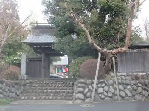 花蔵院の山門