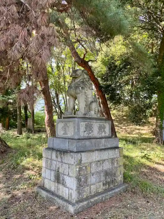 健御名方富命彦神別神社の狛犬