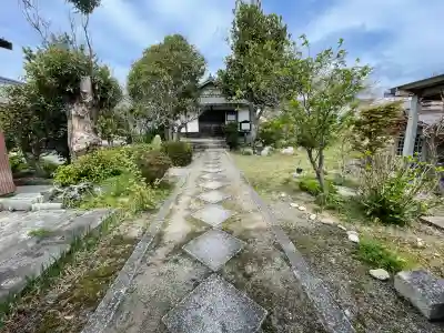 長徳寺の{uncategorized: "未分類", other: "その他", undefined: "問題あり", building: "その他建物", grave: "お墓", sacred_gate: "鳥居", guardian: "狛犬", statue: "像", buddha: "仏像", history: "歴史", nature: "自然", garden: "庭園", animal: "動物", pagoda: "塔", temizu: "手水舎", mountain_gate: "山門・神門", sanctuary: "本殿・本堂", subordinate: "末社・摂社", art: "芸術", scenery: "景色", jizo: "地蔵", ema: "絵馬", goshuin: "御朱印", omikuji: "おみくじ", items: "授与品その他", amulet: "お守り", goshuincho: "御朱印帳", eats: "食事", festival: "お祭り", votive_dance: "神楽", shichigosan: "七五三参", wedding: "結婚式", experience: "体験その他", initially: "初詣", around: "周辺", anti_infection: "感染症対策"}