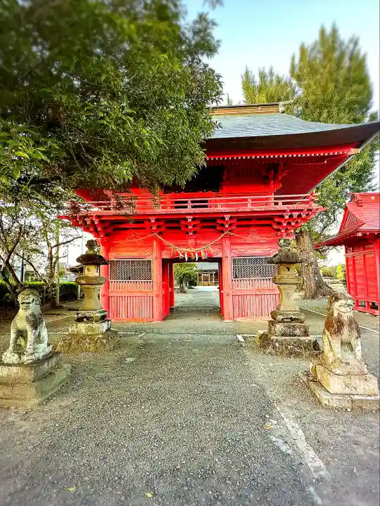 吉岡八幡神社の山門・神門