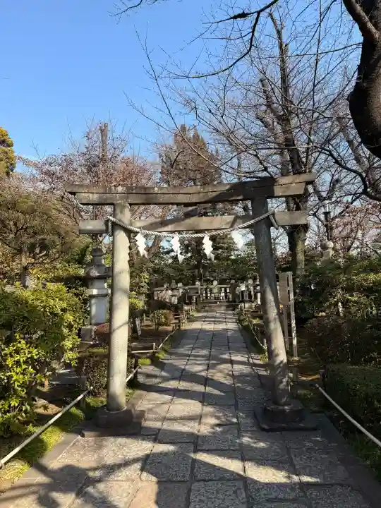 松陰神社の{uncategorized: "未分類", other: "その他", undefined: "問題あり", building: "その他建物", grave: "お墓", sacred_gate: "鳥居", guardian: "狛犬", statue: "像", buddha: "仏像", history: "歴史", nature: "自然", garden: "庭園", animal: "動物", pagoda: "塔", temizu: "手水舎", mountain_gate: "山門・神門", sanctuary: "本殿・本堂", subordinate: "末社・摂社", art: "芸術", scenery: "景色", jizo: "地蔵", ema: "絵馬", goshuin: "御朱印", omikuji: "おみくじ", items: "授与品その他", amulet: "お守り", goshuincho: "御朱印帳", eats: "食事", festival: "お祭り", votive_dance: "神楽", shichigosan: "七五三参", wedding: "結婚式", experience: "体験その他", initially: "初詣", around: "周辺", anti_infection: "感染症対策"}