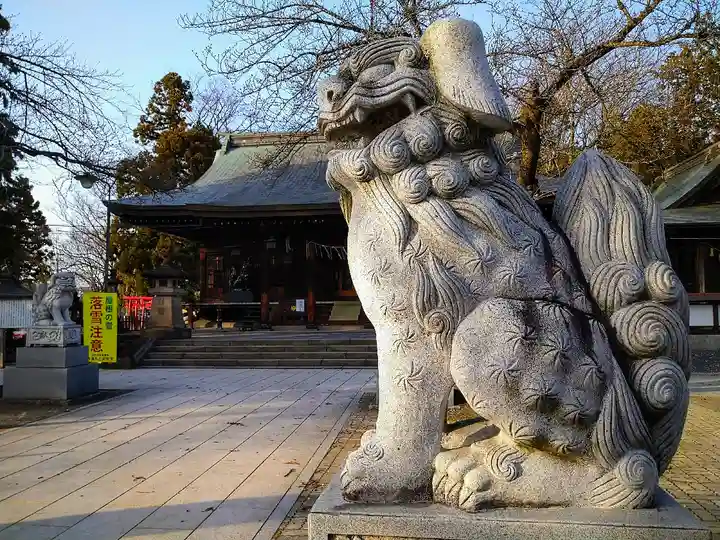 鳥海月山両所宮の狛犬