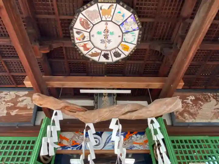 白崎八幡宮の{uncategorized: "未分類", other: "その他", undefined: "問題あり", building: "その他建物", grave: "お墓", sacred_gate: "鳥居", guardian: "狛犬", statue: "像", buddha: "仏像", history: "歴史", nature: "自然", garden: "庭園", animal: "動物", pagoda: "塔", temizu: "手水舎", mountain_gate: "山門・神門", sanctuary: "本殿・本堂", subordinate: "末社・摂社", art: "芸術", scenery: "景色", jizo: "地蔵", ema: "絵馬", goshuin: "御朱印", omikuji: "おみくじ", items: "授与品その他", amulet: "お守り", goshuincho: "御朱印帳", eats: "食事", festival: "お祭り", votive_dance: "神楽", shichigosan: "七五三参", wedding: "結婚式", experience: "体験その他", initially: "初詣", around: "周辺", anti_infection: "感染症対策"}