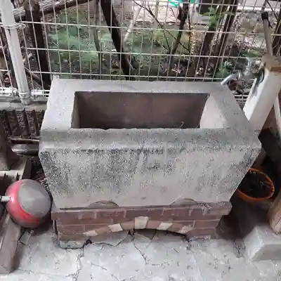 徳永稲荷大明神の手水舎