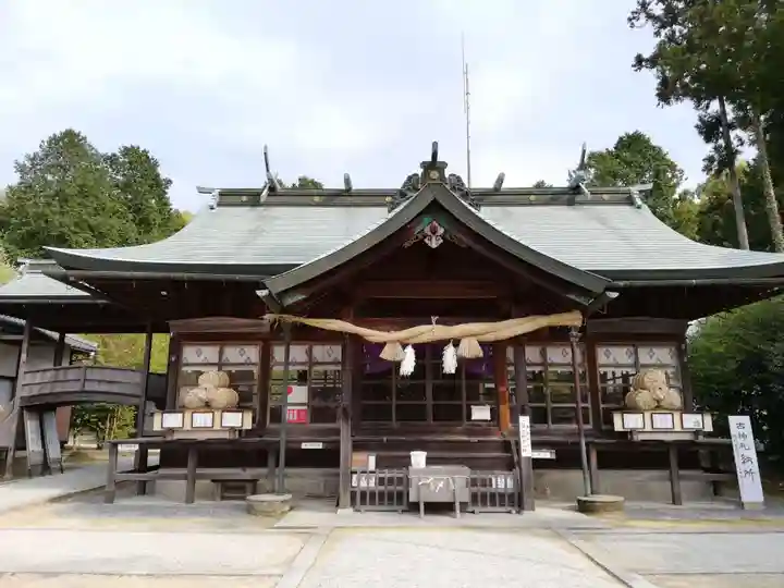 安仁神社の本殿・本堂