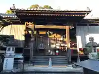 石薬師寺の本殿・本堂