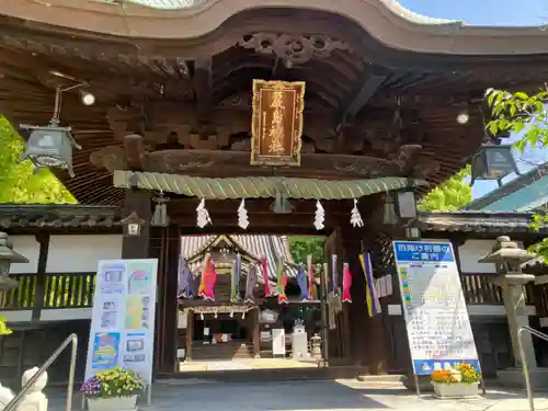 三津厳島神社の山門