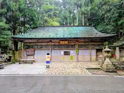 女人堂の本殿・本堂