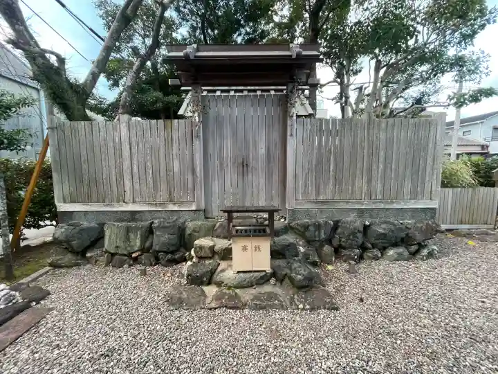 大口神社の{uncategorized: "未分類", other: "その他", undefined: "問題あり", building: "その他建物", grave: "お墓", sacred_gate: "鳥居", guardian: "狛犬", statue: "像", buddha: "仏像", history: "歴史", nature: "自然", garden: "庭園", animal: "動物", pagoda: "塔", temizu: "手水舎", mountain_gate: "山門・神門", sanctuary: "本殿・本堂", subordinate: "末社・摂社", art: "芸術", scenery: "景色", jizo: "地蔵", ema: "絵馬", goshuin: "御朱印", omikuji: "おみくじ", items: "授与品その他", amulet: "お守り", goshuincho: "御朱印帳", eats: "食事", festival: "お祭り", votive_dance: "神楽", shichigosan: "七五三参", wedding: "結婚式", experience: "体験その他", initially: "初詣", around: "周辺", anti_infection: "感染症対策"}