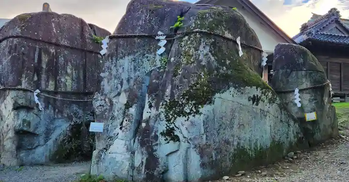 三ツ石神社の自然