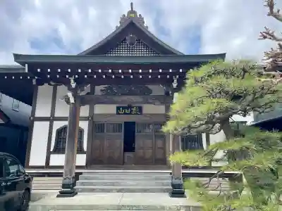 勧行寺の{uncategorized: "未分類", other: "その他", undefined: "問題あり", building: "その他建物", grave: "お墓", sacred_gate: "鳥居", guardian: "狛犬", statue: "像", buddha: "仏像", history: "歴史", nature: "自然", garden: "庭園", animal: "動物", pagoda: "塔", temizu: "手水舎", mountain_gate: "山門・神門", sanctuary: "本殿・本堂", subordinate: "末社・摂社", art: "芸術", scenery: "景色", jizo: "地蔵", ema: "絵馬", goshuin: "御朱印", omikuji: "おみくじ", items: "授与品その他", amulet: "お守り", goshuincho: "御朱印帳", eats: "食事", festival: "お祭り", votive_dance: "神楽", shichigosan: "七五三参", wedding: "結婚式", experience: "体験その他", initially: "初詣", around: "周辺", anti_infection: "感染症対策"}
