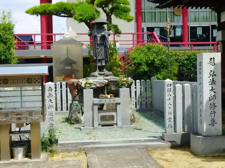 大聖勝軍寺の像