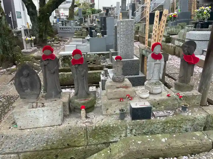 東光寺の{uncategorized: "未分類", other: "その他", undefined: "問題あり", building: "その他建物", grave: "お墓", sacred_gate: "鳥居", guardian: "狛犬", statue: "像", buddha: "仏像", history: "歴史", nature: "自然", garden: "庭園", animal: "動物", pagoda: "塔", temizu: "手水舎", mountain_gate: "山門・神門", sanctuary: "本殿・本堂", subordinate: "末社・摂社", art: "芸術", scenery: "景色", jizo: "地蔵", ema: "絵馬", goshuin: "御朱印", omikuji: "おみくじ", items: "授与品その他", amulet: "お守り", goshuincho: "御朱印帳", eats: "食事", festival: "お祭り", votive_dance: "神楽", shichigosan: "七五三参", wedding: "結婚式", experience: "体験その他", initially: "初詣", around: "周辺", anti_infection: "感染症対策"}