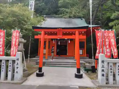 鶴若稲荷神社の鳥居