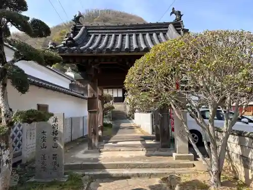 羅漢寺蓮光院の山門・神門
