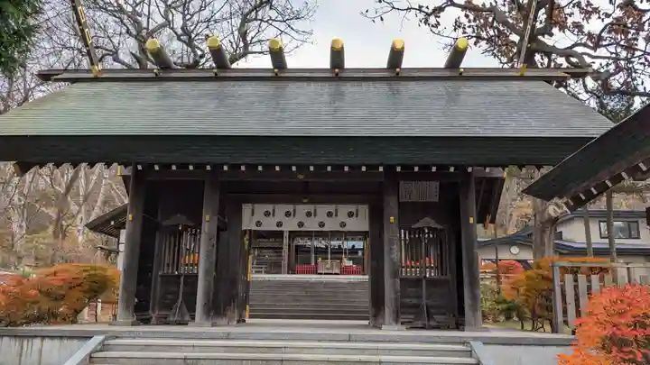 本輪西八幡神社の山門・神門