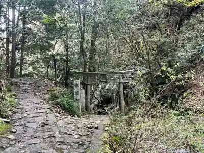 龍鎮神社の{uncategorized: "未分類", other: "その他", undefined: "問題あり", building: "その他建物", grave: "お墓", sacred_gate: "鳥居", guardian: "狛犬", statue: "像", buddha: "仏像", history: "歴史", nature: "自然", garden: "庭園", animal: "動物", pagoda: "塔", temizu: "手水舎", mountain_gate: "山門・神門", sanctuary: "本殿・本堂", subordinate: "末社・摂社", art: "芸術", scenery: "景色", jizo: "地蔵", ema: "絵馬", goshuin: "御朱印", omikuji: "おみくじ", items: "授与品その他", amulet: "お守り", goshuincho: "御朱印帳", eats: "食事", festival: "お祭り", votive_dance: "神楽", shichigosan: "七五三参", wedding: "結婚式", experience: "体験その他", initially: "初詣", around: "周辺", anti_infection: "感染症対策"}