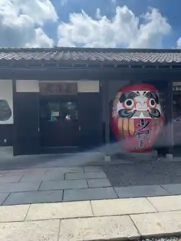 達磨寺の{uncategorized: "未分類", other: "その他", undefined: "問題あり", building: "その他建物", grave: "お墓", sacred_gate: "鳥居", guardian: "狛犬", statue: "像", buddha: "仏像", history: "歴史", nature: "自然", garden: "庭園", animal: "動物", pagoda: "塔", temizu: "手水舎", mountain_gate: "山門・神門", sanctuary: "本殿・本堂", subordinate: "末社・摂社", art: "芸術", scenery: "景色", jizo: "地蔵", ema: "絵馬", goshuin: "御朱印", omikuji: "おみくじ", items: "授与品その他", amulet: "お守り", goshuincho: "御朱印帳", eats: "食事", festival: "お祭り", votive_dance: "神楽", shichigosan: "七五三参", wedding: "結婚式", experience: "体験その他", initially: "初詣", around: "周辺", anti_infection: "感染症対策"}