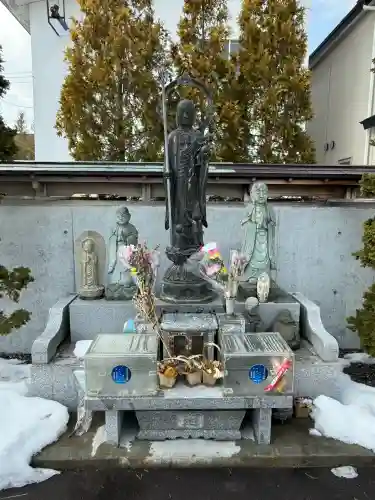 妙見寺の{uncategorized: "未分類", other: "その他", undefined: "問題あり", building: "その他建物", grave: "お墓", sacred_gate: "鳥居", guardian: "狛犬", statue: "像", buddha: "仏像", history: "歴史", nature: "自然", garden: "庭園", animal: "動物", pagoda: "塔", temizu: "手水舎", mountain_gate: "山門・神門", sanctuary: "本殿・本堂", subordinate: "末社・摂社", art: "芸術", scenery: "景色", jizo: "地蔵", ema: "絵馬", goshuin: "御朱印", omikuji: "おみくじ", items: "授与品その他", amulet: "お守り", goshuincho: "御朱印帳", eats: "食事", festival: "お祭り", votive_dance: "神楽", shichigosan: "七五三参", wedding: "結婚式", experience: "体験その他", initially: "初詣", around: "周辺", anti_infection: "感染症対策"}