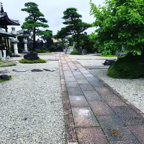 法源寺の庭園