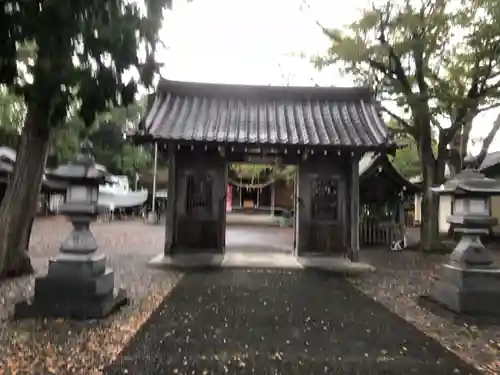 片岡神社の山門・神門