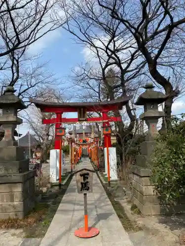 塚越稲荷神社の鳥居