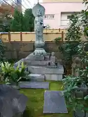 興昭院の像