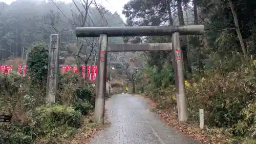 太平山神社の{uncategorized: "未分類", other: "その他", undefined: "問題あり", building: "その他建物", grave: "お墓", sacred_gate: "鳥居", guardian: "狛犬", statue: "像", buddha: "仏像", history: "歴史", nature: "自然", garden: "庭園", animal: "動物", pagoda: "塔", temizu: "手水舎", mountain_gate: "山門・神門", sanctuary: "本殿・本堂", subordinate: "末社・摂社", art: "芸術", scenery: "景色", jizo: "地蔵", ema: "絵馬", goshuin: "御朱印", omikuji: "おみくじ", items: "授与品その他", amulet: "お守り", goshuincho: "御朱印帳", eats: "食事", festival: "お祭り", votive_dance: "神楽", shichigosan: "七五三参", wedding: "結婚式", experience: "体験その他", initially: "初詣", around: "周辺", anti_infection: "感染症対策"}