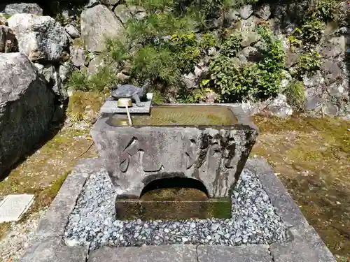 恵利寺の手水舎