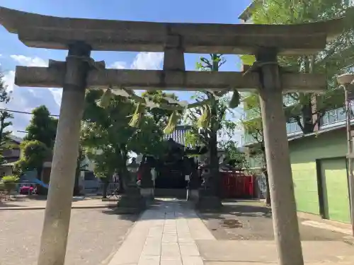 矢口氷川神社の{uncategorized: "未分類", other: "その他", undefined: "問題あり", building: "その他建物", grave: "お墓", sacred_gate: "鳥居", guardian: "狛犬", statue: "像", buddha: "仏像", history: "歴史", nature: "自然", garden: "庭園", animal: "動物", pagoda: "塔", temizu: "手水舎", mountain_gate: "山門・神門", sanctuary: "本殿・本堂", subordinate: "末社・摂社", art: "芸術", scenery: "景色", jizo: "地蔵", ema: "絵馬", goshuin: "御朱印", omikuji: "おみくじ", items: "授与品その他", amulet: "お守り", goshuincho: "御朱印帳", eats: "食事", festival: "お祭り", votive_dance: "神楽", shichigosan: "七五三参", wedding: "結婚式", experience: "体験その他", initially: "初詣", around: "周辺", anti_infection: "感染症対策"}