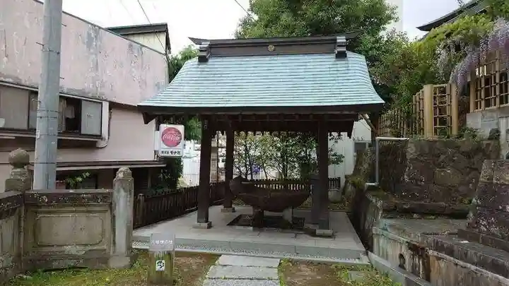 安積國造神社の手水舎