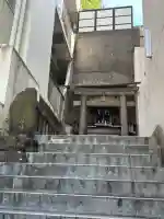 弦巻稲荷神社の{uncategorized: "未分類", other: "その他", undefined: "問題あり", building: "その他建物", grave: "お墓", sacred_gate: "鳥居", guardian: "狛犬", statue: "像", buddha: "仏像", history: "歴史", nature: "自然", garden: "庭園", animal: "動物", pagoda: "塔", temizu: "手水舎", mountain_gate: "山門・神門", sanctuary: "本殿・本堂", subordinate: "末社・摂社", art: "芸術", scenery: "景色", jizo: "地蔵", ema: "絵馬", goshuin: "御朱印", omikuji: "おみくじ", items: "授与品その他", amulet: "お守り", goshuincho: "御朱印帳", eats: "食事", festival: "お祭り", votive_dance: "神楽", shichigosan: "七五三参", wedding: "結婚式", experience: "体験その他", initially: "初詣", around: "周辺", anti_infection: "感染症対策"}