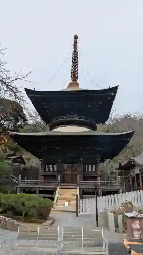 楽法寺（雨引観音）の{uncategorized: "未分類", other: "その他", undefined: "問題あり", building: "その他建物", grave: "お墓", sacred_gate: "鳥居", guardian: "狛犬", statue: "像", buddha: "仏像", history: "歴史", nature: "自然", garden: "庭園", animal: "動物", pagoda: "塔", temizu: "手水舎", mountain_gate: "山門・神門", sanctuary: "本殿・本堂", subordinate: "末社・摂社", art: "芸術", scenery: "景色", jizo: "地蔵", ema: "絵馬", goshuin: "御朱印", omikuji: "おみくじ", items: "授与品その他", amulet: "お守り", goshuincho: "御朱印帳", eats: "食事", festival: "お祭り", votive_dance: "神楽", shichigosan: "七五三参", wedding: "結婚式", experience: "体験その他", initially: "初詣", around: "周辺", anti_infection: "感染症対策"}