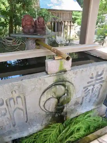 天津神明宮の手水舎