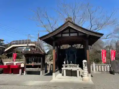 はね瀧道了尊の{uncategorized: "未分類", other: "その他", undefined: "問題あり", building: "その他建物", grave: "お墓", sacred_gate: "鳥居", guardian: "狛犬", statue: "像", buddha: "仏像", history: "歴史", nature: "自然", garden: "庭園", animal: "動物", pagoda: "塔", temizu: "手水舎", mountain_gate: "山門・神門", sanctuary: "本殿・本堂", subordinate: "末社・摂社", art: "芸術", scenery: "景色", jizo: "地蔵", ema: "絵馬", goshuin: "御朱印", omikuji: "おみくじ", items: "授与品その他", amulet: "お守り", goshuincho: "御朱印帳", eats: "食事", festival: "お祭り", votive_dance: "神楽", shichigosan: "七五三参", wedding: "結婚式", experience: "体験その他", initially: "初詣", around: "周辺", anti_infection: "感染症対策"}