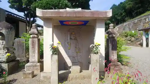 瀧泉寺の末社