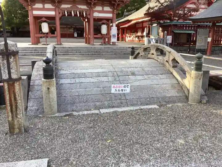 津島神社の山門・神門