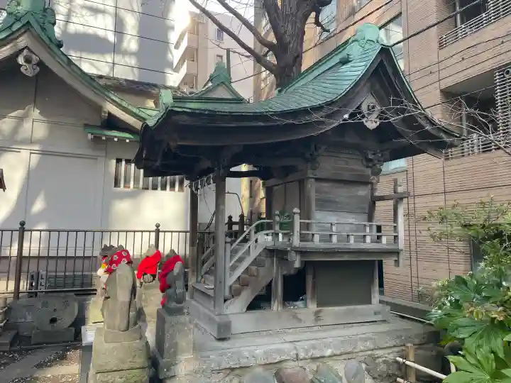 銀杏八幡宮の{uncategorized: "未分類", other: "その他", undefined: "問題あり", building: "その他建物", grave: "お墓", sacred_gate: "鳥居", guardian: "狛犬", statue: "像", buddha: "仏像", history: "歴史", nature: "自然", garden: "庭園", animal: "動物", pagoda: "塔", temizu: "手水舎", mountain_gate: "山門・神門", sanctuary: "本殿・本堂", subordinate: "末社・摂社", art: "芸術", scenery: "景色", jizo: "地蔵", ema: "絵馬", goshuin: "御朱印", omikuji: "おみくじ", items: "授与品その他", amulet: "お守り", goshuincho: "御朱印帳", eats: "食事", festival: "お祭り", votive_dance: "神楽", shichigosan: "七五三参", wedding: "結婚式", experience: "体験その他", initially: "初詣", around: "周辺", anti_infection: "感染症対策"}