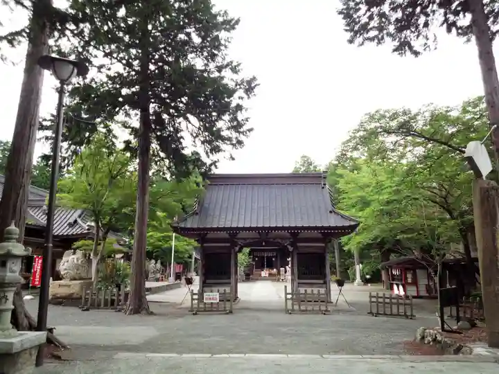 冨士御室浅間神社の山門・神門
