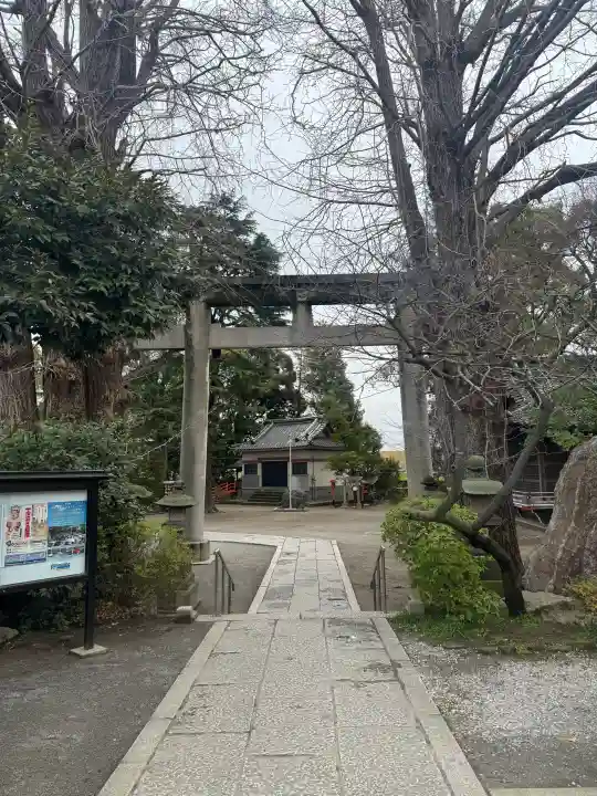 葛西神社の{uncategorized: "未分類", other: "その他", undefined: "問題あり", building: "その他建物", grave: "お墓", sacred_gate: "鳥居", guardian: "狛犬", statue: "像", buddha: "仏像", history: "歴史", nature: "自然", garden: "庭園", animal: "動物", pagoda: "塔", temizu: "手水舎", mountain_gate: "山門・神門", sanctuary: "本殿・本堂", subordinate: "末社・摂社", art: "芸術", scenery: "景色", jizo: "地蔵", ema: "絵馬", goshuin: "御朱印", omikuji: "おみくじ", items: "授与品その他", amulet: "お守り", goshuincho: "御朱印帳", eats: "食事", festival: "お祭り", votive_dance: "神楽", shichigosan: "七五三参", wedding: "結婚式", experience: "体験その他", initially: "初詣", around: "周辺", anti_infection: "感染症対策"}