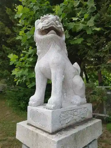 潮見ヶ岡神社の狛犬