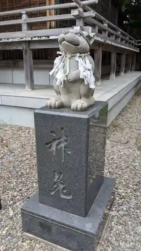 湯倉神社の像