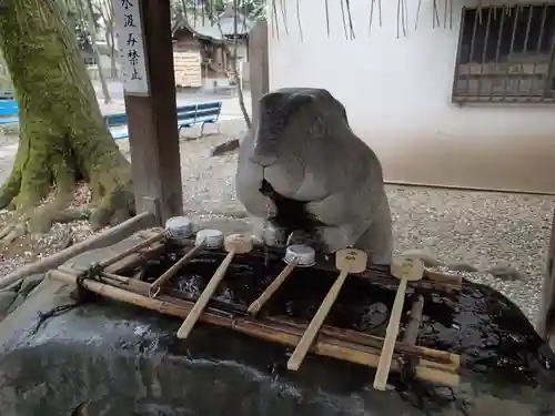 調神社の手水舎