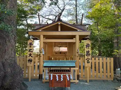 伊勢山皇大神宮の末社