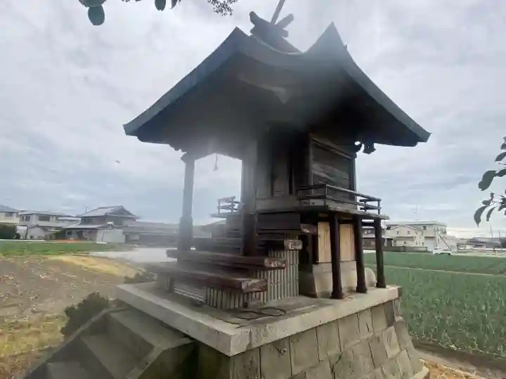 倭文神社の{uncategorized: "未分類", other: "その他", undefined: "問題あり", building: "その他建物", grave: "お墓", sacred_gate: "鳥居", guardian: "狛犬", statue: "像", buddha: "仏像", history: "歴史", nature: "自然", garden: "庭園", animal: "動物", pagoda: "塔", temizu: "手水舎", mountain_gate: "山門・神門", sanctuary: "本殿・本堂", subordinate: "末社・摂社", art: "芸術", scenery: "景色", jizo: "地蔵", ema: "絵馬", goshuin: "御朱印", omikuji: "おみくじ", items: "授与品その他", amulet: "お守り", goshuincho: "御朱印帳", eats: "食事", festival: "お祭り", votive_dance: "神楽", shichigosan: "七五三参", wedding: "結婚式", experience: "体験その他", initially: "初詣", around: "周辺", anti_infection: "感染症対策"}