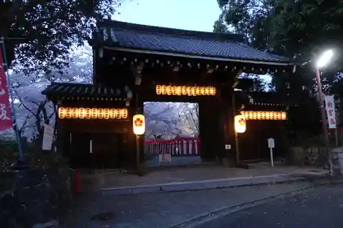 平野神社の山門・神門