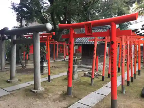三囲神社の鳥居