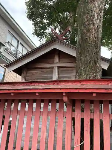 鷹乃森二加番稲荷神社の{uncategorized: "未分類", other: "その他", undefined: "問題あり", building: "その他建物", grave: "お墓", sacred_gate: "鳥居", guardian: "狛犬", statue: "像", buddha: "仏像", history: "歴史", nature: "自然", garden: "庭園", animal: "動物", pagoda: "塔", temizu: "手水舎", mountain_gate: "山門・神門", sanctuary: "本殿・本堂", subordinate: "末社・摂社", art: "芸術", scenery: "景色", jizo: "地蔵", ema: "絵馬", goshuin: "御朱印", omikuji: "おみくじ", items: "授与品その他", amulet: "お守り", goshuincho: "御朱印帳", eats: "食事", festival: "お祭り", votive_dance: "神楽", shichigosan: "七五三参", wedding: "結婚式", experience: "体験その他", initially: "初詣", around: "周辺", anti_infection: "感染症対策"}