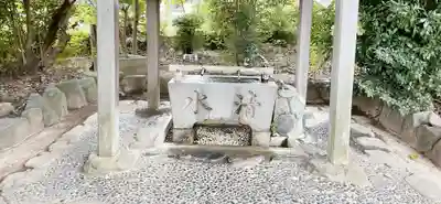 上地八幡宮の手水舎